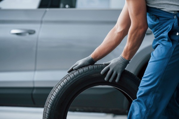  Räder & Reifen Service – Montage & Einlagerung
